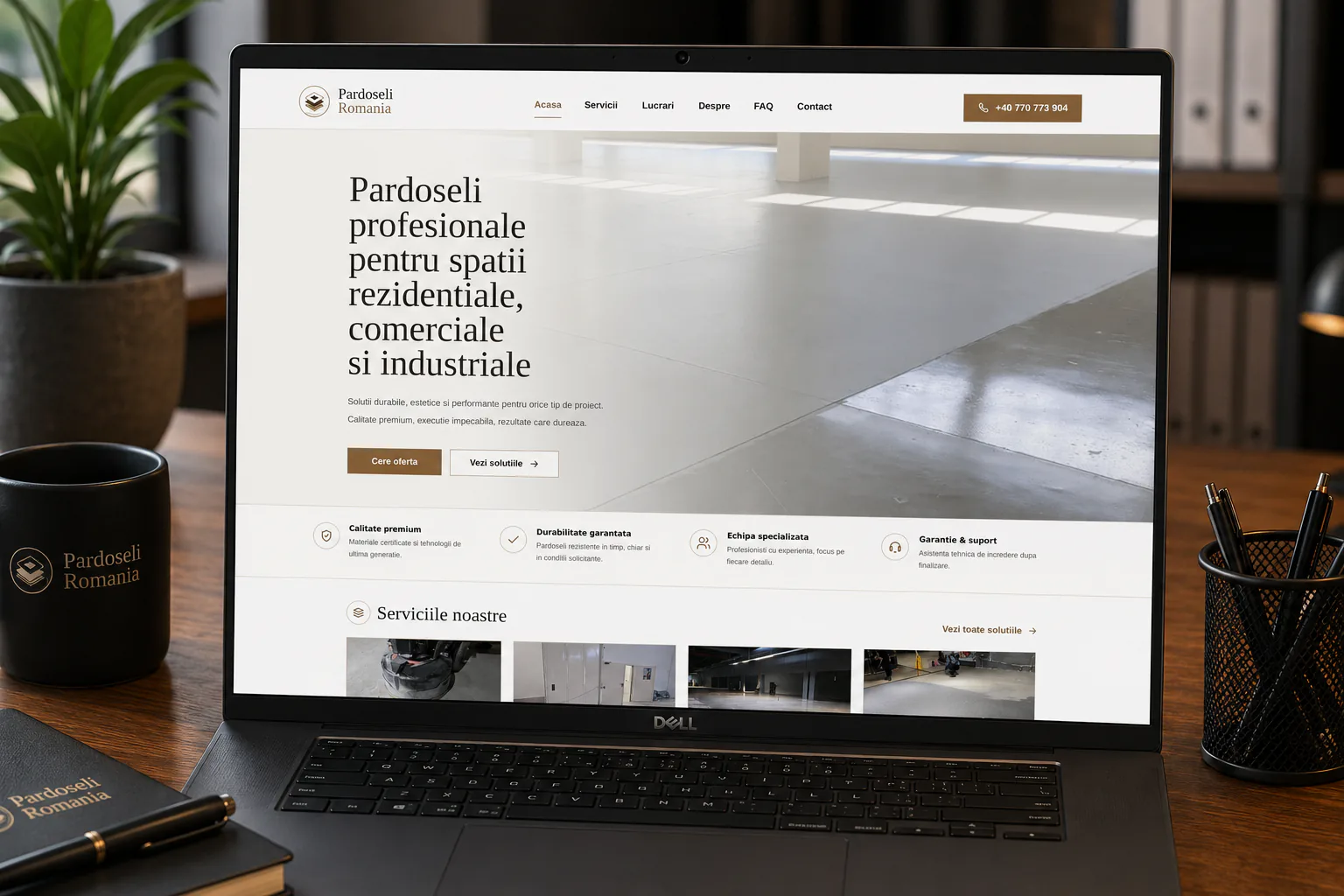 mockup realist Pardoseli Romania homepage pe laptop pentru pardoseli profesionale